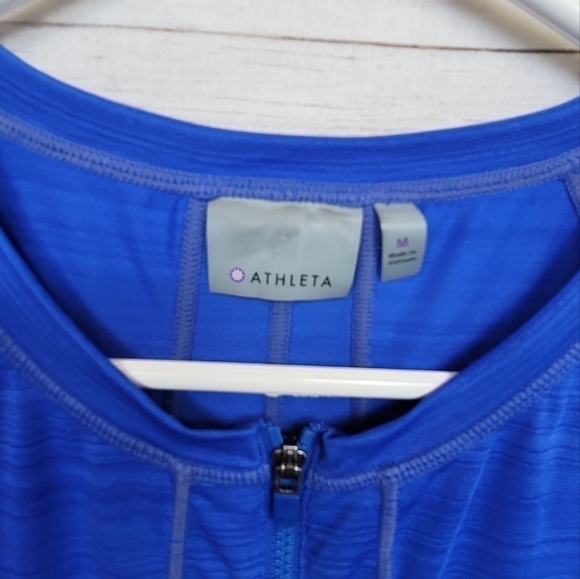 ATHLETA ROYAL BLUE SHORT SLEEVE QUARTER ZIP ATHLEISURE TOP, SZ MEDIUM - Picture 4 of 8